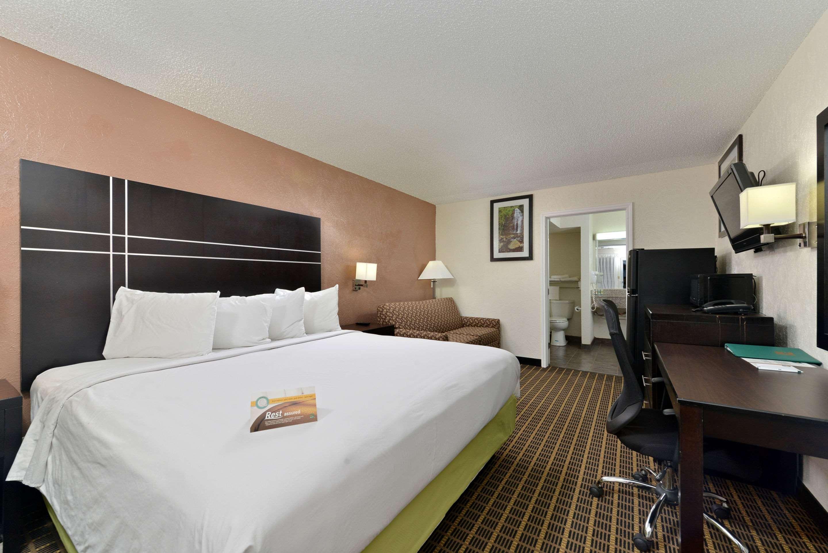 Quality Inn Gonzales Exteriör bild
