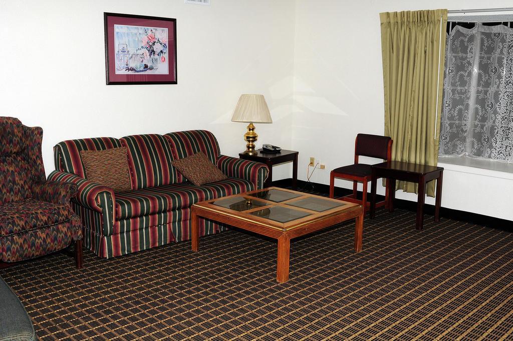 Quality Inn Gonzales Exteriör bild